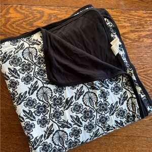 Kate Quinn Double Layer Blanket- Nemesia Garden